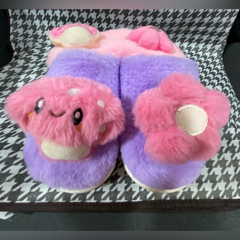 ⭐️New Fluffy Cloud Good Day Slippers & Eye Mask Set M/L - Picture 9 of 12